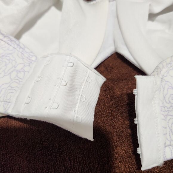 Bali Bra Size 42D White Floral Adjustable Straps.   New - Picture 4 of 10